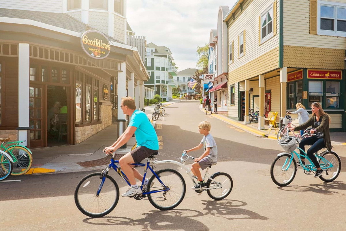 Bicycling in Mackinac